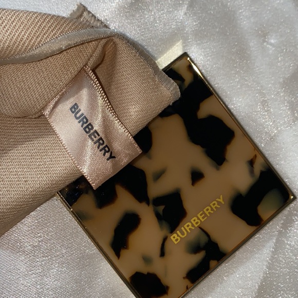BURBERRY NEW/Sealed🔥”EXOTIC” LOGO Compact mirror with Dust Bag!🔥Brass & Epoxy!🎁 - Picture 6 of 7